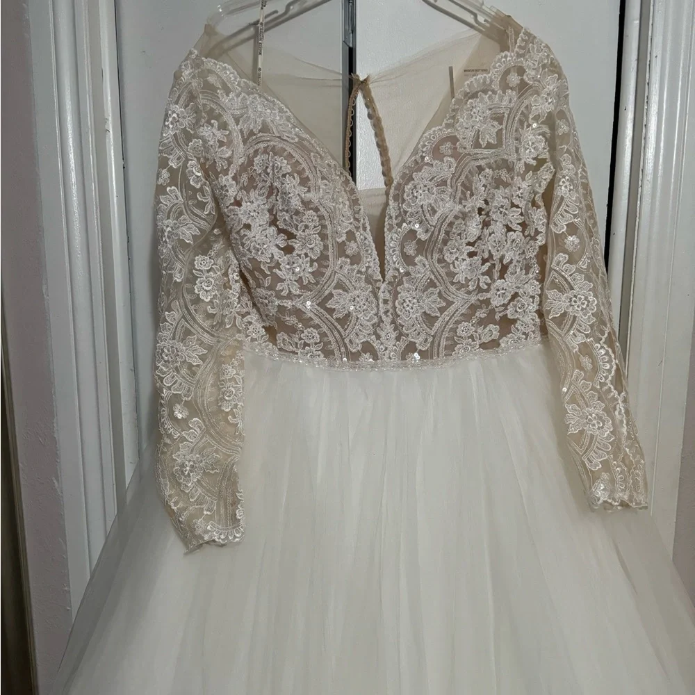 Maggie Sottero Wedding Gown size 22 - Picture 2 of 6